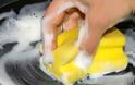 Δείτε πόσο εύκολα μπορείτε να καθαρίσετε ένα τηγάνι