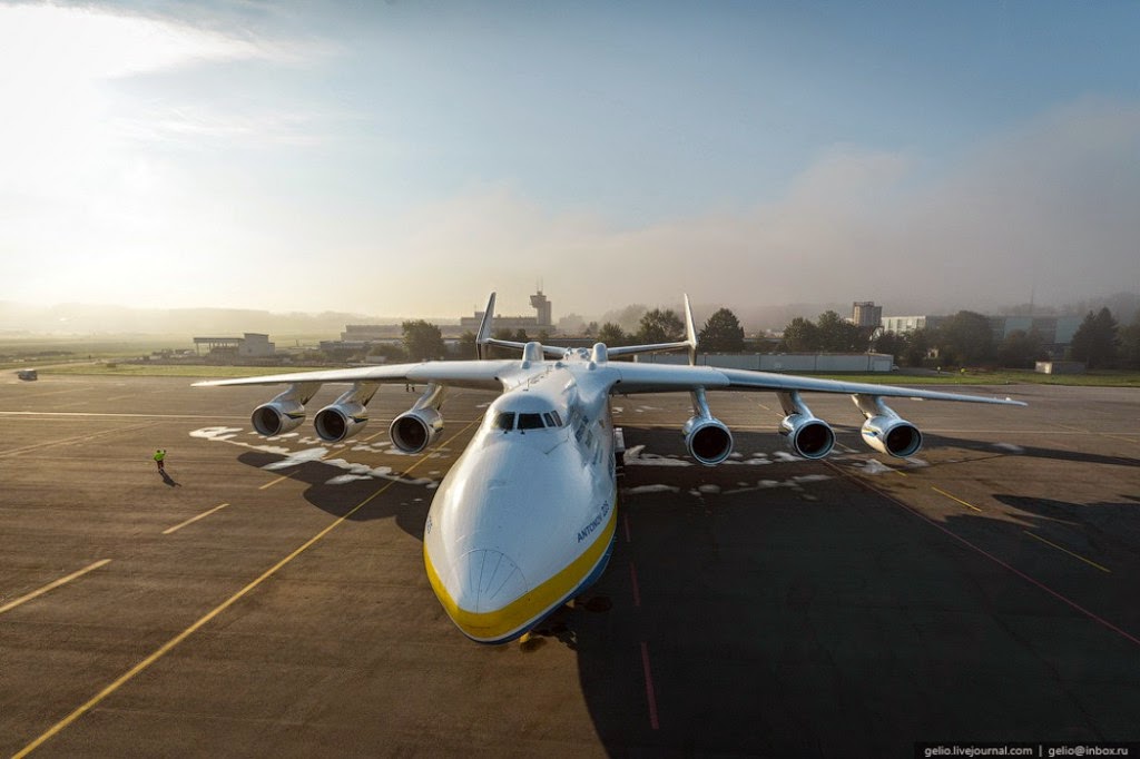 Το γιγάντιο Antonov An-225 προκαλεί δέος! [photos] - Φωτογραφία 1