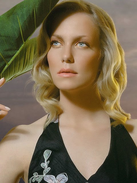 Γνωστή Ελληνίδα παντρεύτηκε, χώρισε, πήρε διαζύγιο και επιστρέφει στις πασαρέλες! [Photo] - Φωτογραφία 2