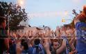 Οι οπαδοί της Νίκης Βόλου γιόρτασαν μέχρι πρωίας την άνοδο στα μεγάλα σαλόνια μετά από 48 χρόνια [photos - videos] - Φωτογραφία 4