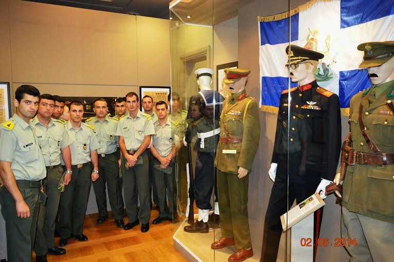 Σπουδαστές της Στρατιωτικής Σχολής Ευελπίδων στο ΄΄Βλαχογιάννειο΄΄ μουσείο της Βέροιας - Φωτογραφία 2