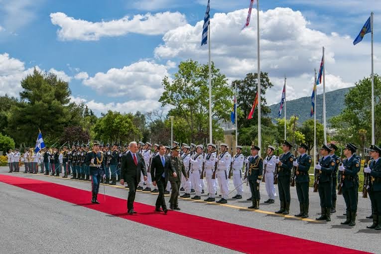 Δηλώσεις ΥΕΘΑ Δημήτρη Αβραμόπουλου και ΥΠΑΜ Γεωργίας Irakli Alasania μετά τη συνάντησή τους στο ΥΠΕΘΑ - Φωτογραφία 3