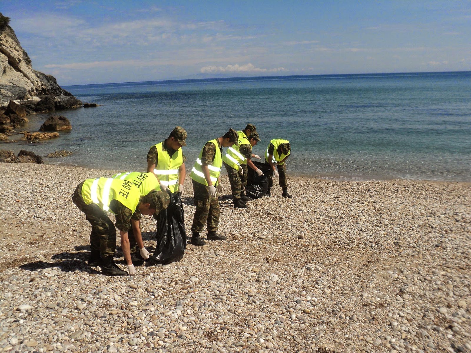 ΚΑΘΑΡΙΣΜΟΣ ΑΚΤΩΝ ΣΤΗ ΣΑΜΟ ΑΠΟ ΤΗΝ  79 ΑΔΤΕ - Φωτογραφία 4