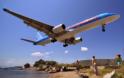 Εντυπωσιακές προσγειώσεις στο αεροδρόμιο της Σκιάθου - Τα αεροπλάνα πετούν ξυστά από τα κεφάλια των λουομένων - Φωτογραφία 2