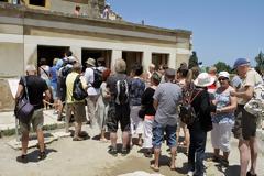 Πόλος έλξης για τους τουρίστες ο θρόνος του Μίνωα [photos]