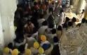 Ξιφομαχία σε ινδικό ναό αφήνει πίσω της 12 τραυματίες! - Φωτογραφία 2