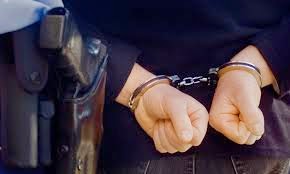 Σύλληψη 24χρονου για απάτες και πλαστογραφία - Φωτογραφία 1