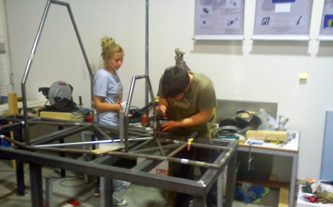 Μονοθέσιο από φοιτητές Μηχανολογίας στο Βόλο - Φωτογραφία 12