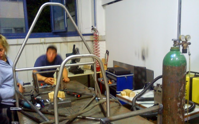 Μονοθέσιο από φοιτητές Μηχανολογίας στο Βόλο - Φωτογραφία 16