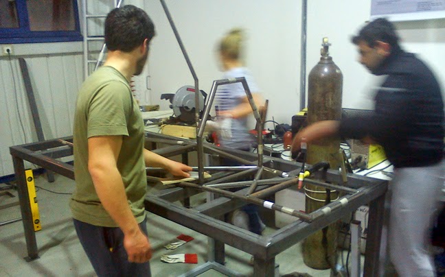 Μονοθέσιο από φοιτητές Μηχανολογίας στο Βόλο - Φωτογραφία 2