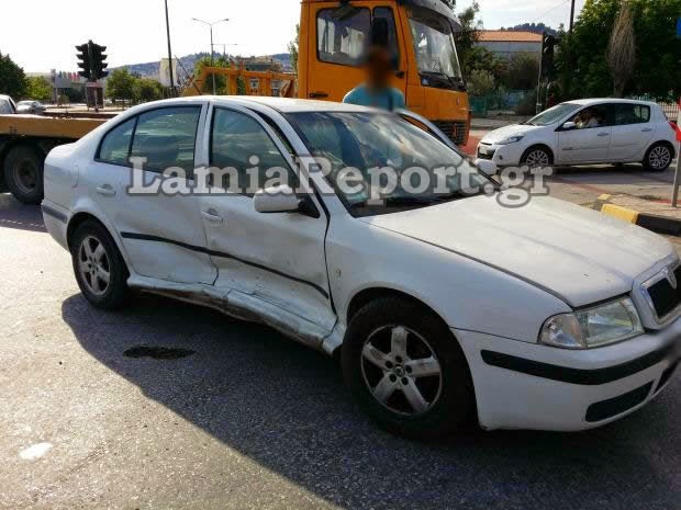 Γερό μπαμ στη διασταύρωση της Έκθεσης στη Λαμία - Χαλασμένα τα φανάρια λόγω ζέστης! [photos] - Φωτογραφία 8