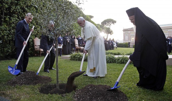 Πάπας Φραγκίσκος: «Ευχαριστώ την Αυτού Αγιότητα Βαρθολομαίο που είναι σήμερα κοντά μου» - Φωτογραφία 4