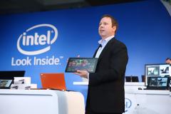 Η Intel με υβριδικό tablet Core M, smartphone με SoFIA SoC