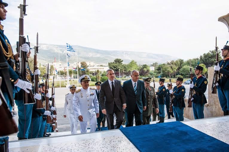 Τελετή παράδοσης παραλαβής του Υφυπουργού Εθνικής Άμυνας - Φωτογραφία 2