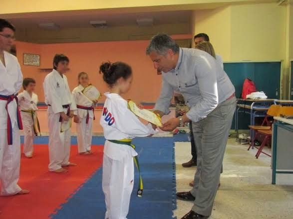 Στις επιδείξεις των αθλητών TAE KWON DO του Τμήματος Αθλητισμού Δήμου Αμαρουσίου παραβρέθηκε ο Δήμαρχος Γ. Πατούλης - Φωτογραφία 1