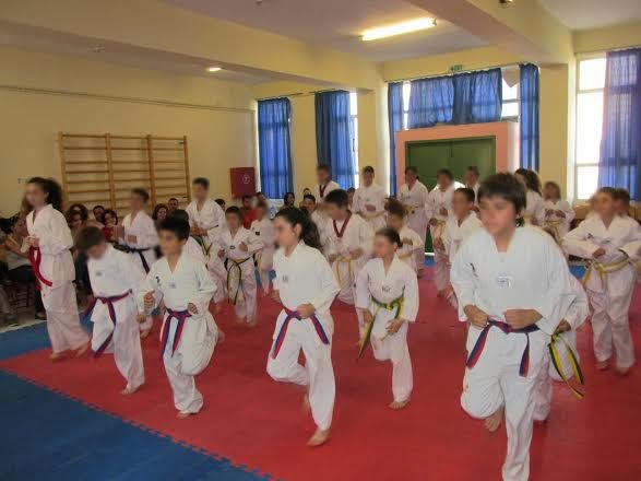 Στις επιδείξεις των αθλητών TAE KWON DO του Τμήματος Αθλητισμού Δήμου Αμαρουσίου παραβρέθηκε ο Δήμαρχος Γ. Πατούλης - Φωτογραφία 2