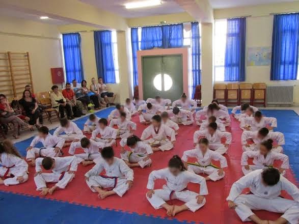 Στις επιδείξεις των αθλητών TAE KWON DO του Τμήματος Αθλητισμού Δήμου Αμαρουσίου παραβρέθηκε ο Δήμαρχος Γ. Πατούλης - Φωτογραφία 3