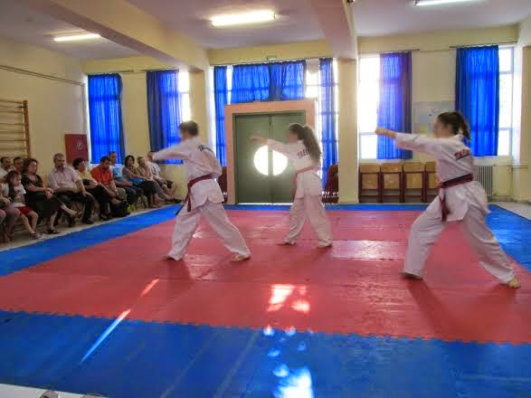 Στις επιδείξεις των αθλητών TAE KWON DO του Τμήματος Αθλητισμού Δήμου Αμαρουσίου παραβρέθηκε ο Δήμαρχος Γ. Πατούλης - Φωτογραφία 4