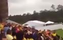 Ξύλο έπαιξαν οι οπαδοί της Κολομβίας κατά τη διάρκεια της προπόνησης της ομάδας τους [video]