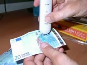 Αγρίνιο: Θα πλημμύριζε την αγορά με πλαστά ευρώ - Φωτογραφία 1