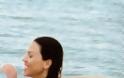 Η Ναταλία Δραγούμη κάνει γιόγκα στη αμμουδιά φορώντας μόνο το μαγιό της - Φωτογραφία 5