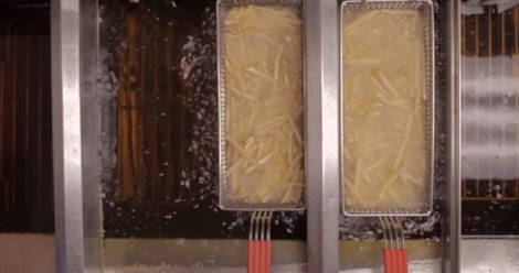 Καρέ-καρέ πώς φτιάχνεται το πιο φημισμένο... πιάτο των McDonald's - Οι τηγανιτές πατάτες - Φωτογραφία 14
