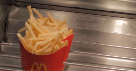 Καρέ-καρέ πώς φτιάχνεται το πιο φημισμένο... πιάτο των McDonald's - Οι τηγανιτές πατάτες - Φωτογραφία 15