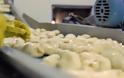 Καρέ-καρέ πώς φτιάχνεται το πιο φημισμένο... πιάτο των McDonald's - Οι τηγανιτές πατάτες - Φωτογραφία 9