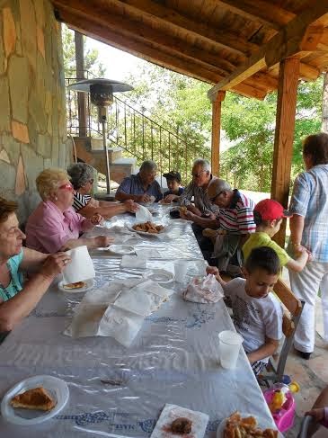 Εκλησιασμός  στον  Ι.Ν. Αγ. Γεώργιο στη ΓΛΑΥΚΗ - Φωτογραφία 2