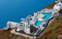 H πιο όμορφη πισίνα του κόσμου βρίσκεται στη Σαντορίνη: Κρεμασμένη στο βράχο, γίνεται ένα με τη θάλασσα - Φωτογραφία 6