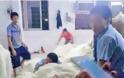 Σοκάρουν οι φωτογραφίες από Κινέζικο εργοστάσιο noodles - Υπάλληλοι πατούν με γυμνά πόδια τα ζυμαρικά - Φωτογραφία 3