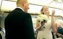 Γάμος - έκπληξη σε πτήση από Βρυξέλλες για Ρόδο [video - photos]