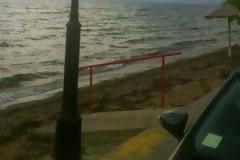 Ο κακός καιρός άδειασε τις παραλίες στην Εύβοια