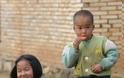 To 4χρονο κορίτσι με τη μπάλα που συγκλόνισε την Κίνα [photos] - Φωτογραφία 5