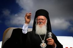 O Οικουμενικός Πατριάρχης... παίζει ποδόσφαιρο (ΦΩΤΟ)