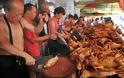Κίνα: Γιόρτασαν το θερινό ηλιοστάσιο τρώγοντας... σκύλους (ΦΩΤΟ)