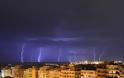 «Βομβαρδίστηκε» από κεραυνούς χτες το βράδυ η Θεσσαλονίκη! (φωτο) - Φωτογραφία 2