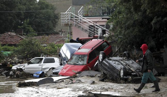 Εικόνες βιβλικής καταστροφής στη Βουλγαρία -Ημέρα πένθους σήμερα στη Βάρνα - Φωτογραφία 5