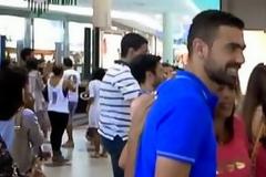 Θερμή υποδοχή στο Αρακαζού για την Εθνική! Δείτε τα βίντεο!
