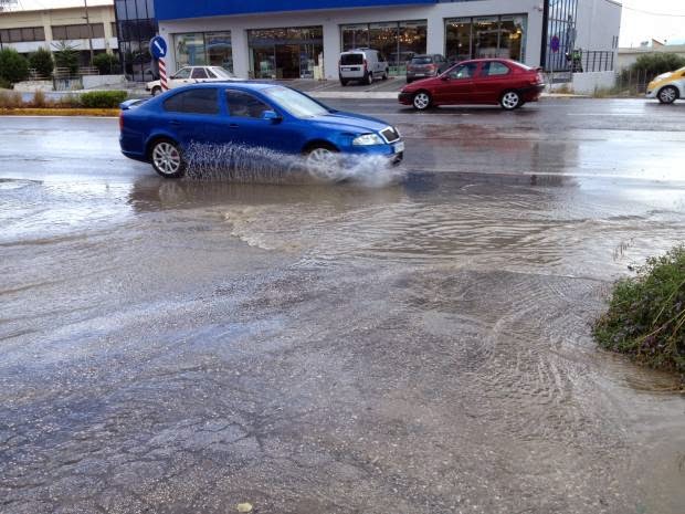 Πάτρα: Προβλήματα από το καλοκαιρινό μπουρίνι - Απάντληση νερών στην Ηρώων Πολυτεχνείου - Δείτε φωτο - Φωτογραφία 5