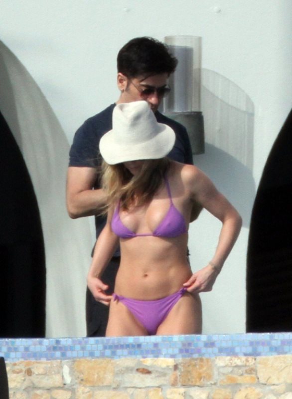 Bikini Bodies: Όταν οι celebrities πάνε παραλία! - Φωτογραφία 9