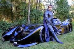 Batmobile με άδεια κυκλοφορίας