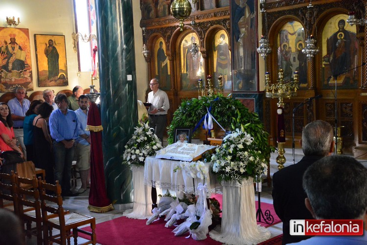 Πλήθος κόσμου τίμησε τη μνήμη της Υποσμηναγού Αννας Πολλάτου - Φωτογραφία 7