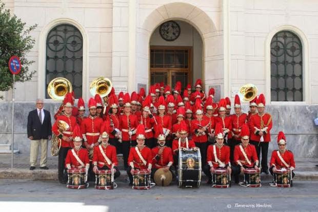 Πάτρα: Οι δρόμοι γέμισαν αγγελούδια - Δείτε φωτό από τη λιτανεία της Αγίας Δωρεάς - Φωτογραφία 6