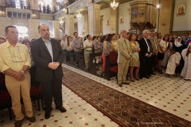 Πάτρα: Οι δρόμοι γέμισαν αγγελούδια - Δείτε φωτό από τη λιτανεία της Αγίας Δωρεάς - Φωτογραφία 9