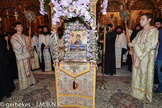 4962 - Η Βέροια υποδέχθηκε την Αγία Ζώνη της Παναγίας (φωτογραφίες) - Φωτογραφία 11