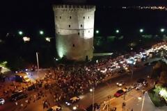 Πανηγυρισμοί σε όλη την Ελλάδα για την πρόκριση της Εθνικής