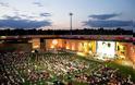 Γήπεδο μετατρέπεται σε… θερινό σινεμά για το Μουντιάλ! [photos]
