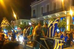Πανηγυρισμοί μέχρι το πρωί στη Καλαμάτα [videos - photos]