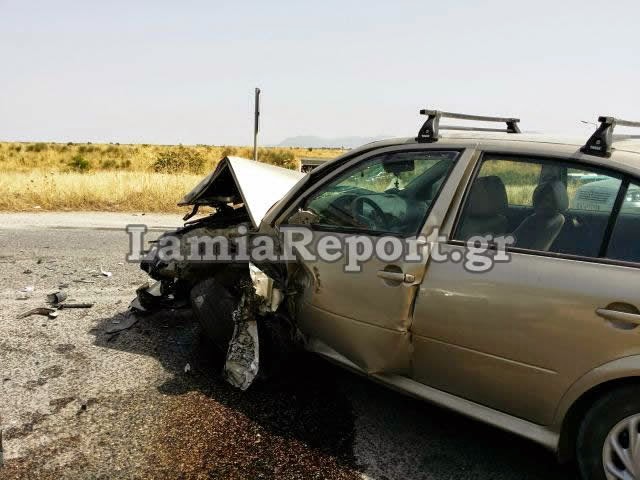 Τροχαίο με βυτιοφόρο και δυο αυτοκίνητα στη Λαμία [photos] - Φωτογραφία 6